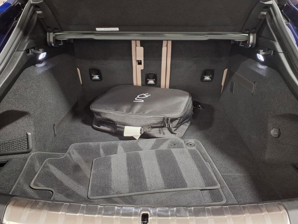 Used 2024 Porsche Taycan 4S image 22