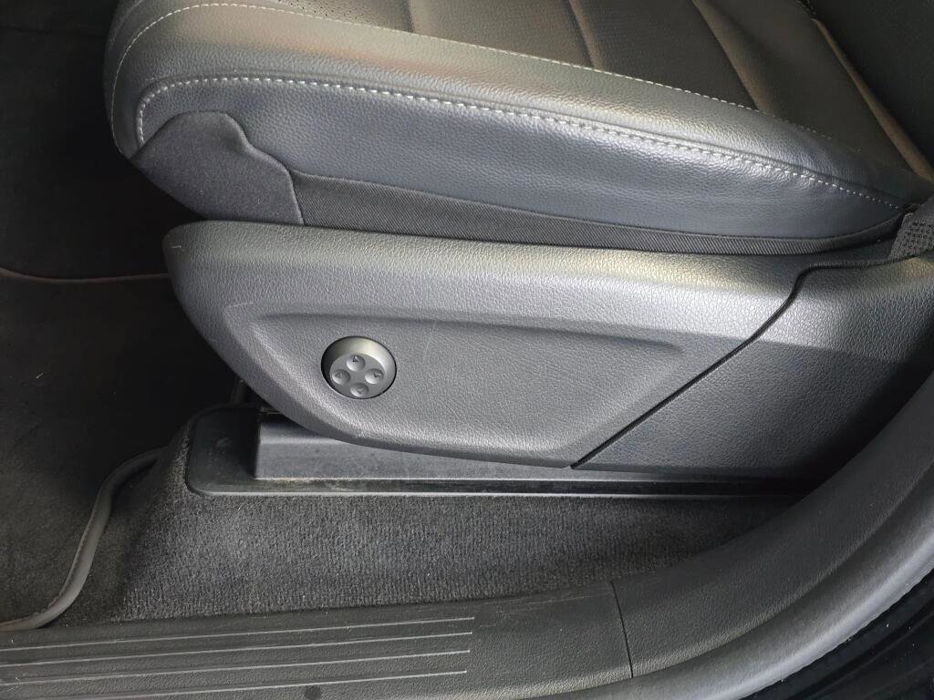 Used 2025 Mercedes-Benz GLE 350 4MATIC image 25