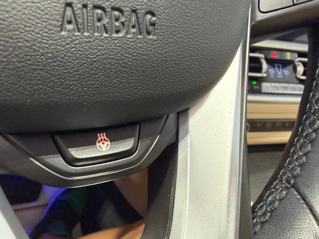 Used 2023 BMW 430i xDrive Convertible w/ Premium Package AWD/4WD image 31