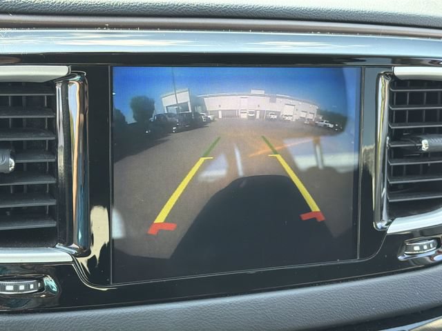 Used 2018 Chrysler Pacifica Touring Plus w/ Tire & Wheel Group FWD image 23