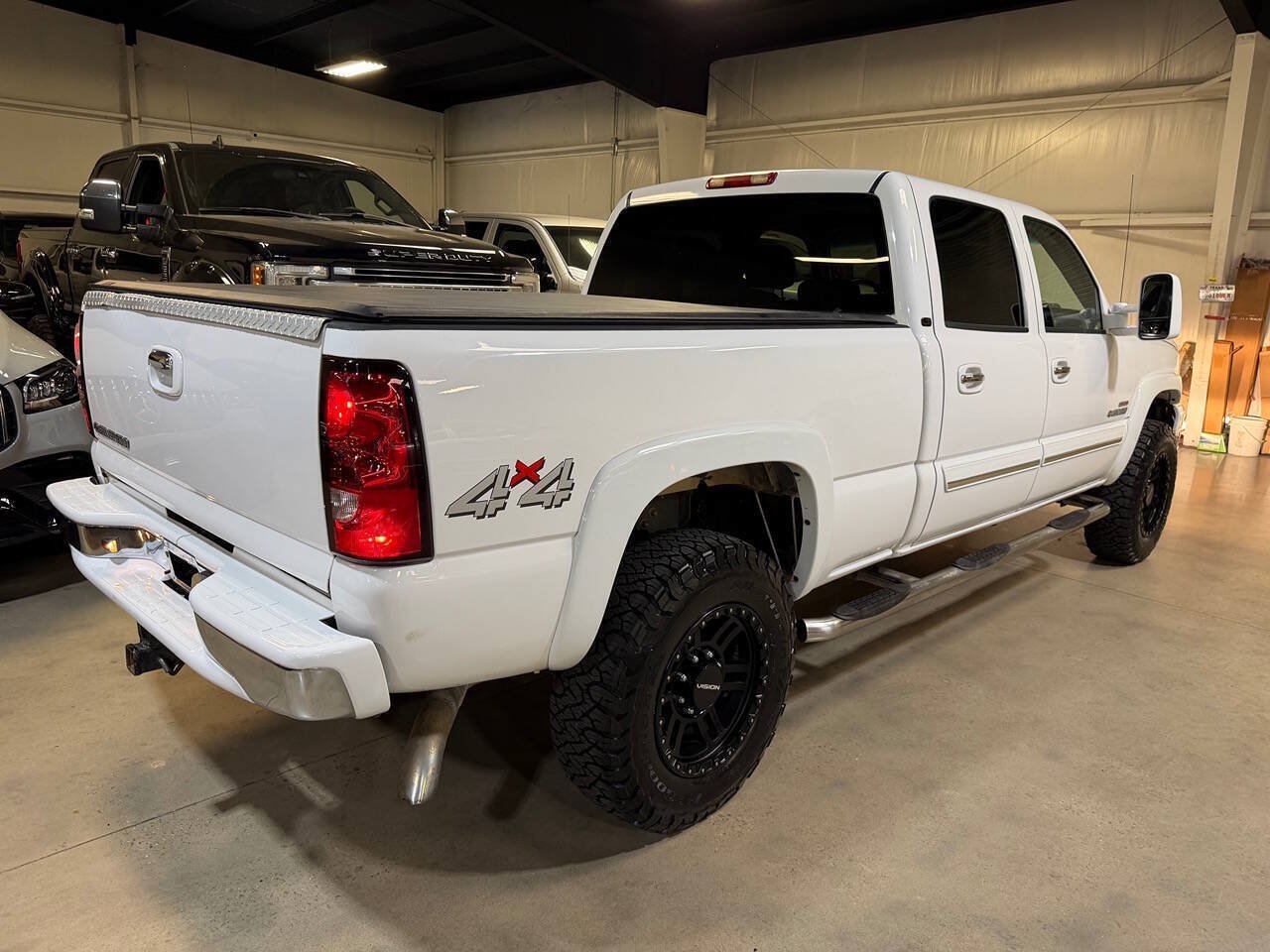 Used 2006 Chevrolet Silverado 2500 LT w/ Onstar Plus Package AWD/4WD image 23