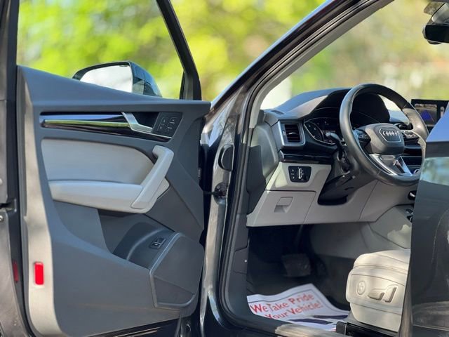 Used 2019 Audi Q5 2.0T Premium w/ Convenience Package image 9