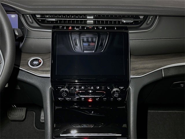 New 2025 Jeep Grand Cherokee L Limited image 9