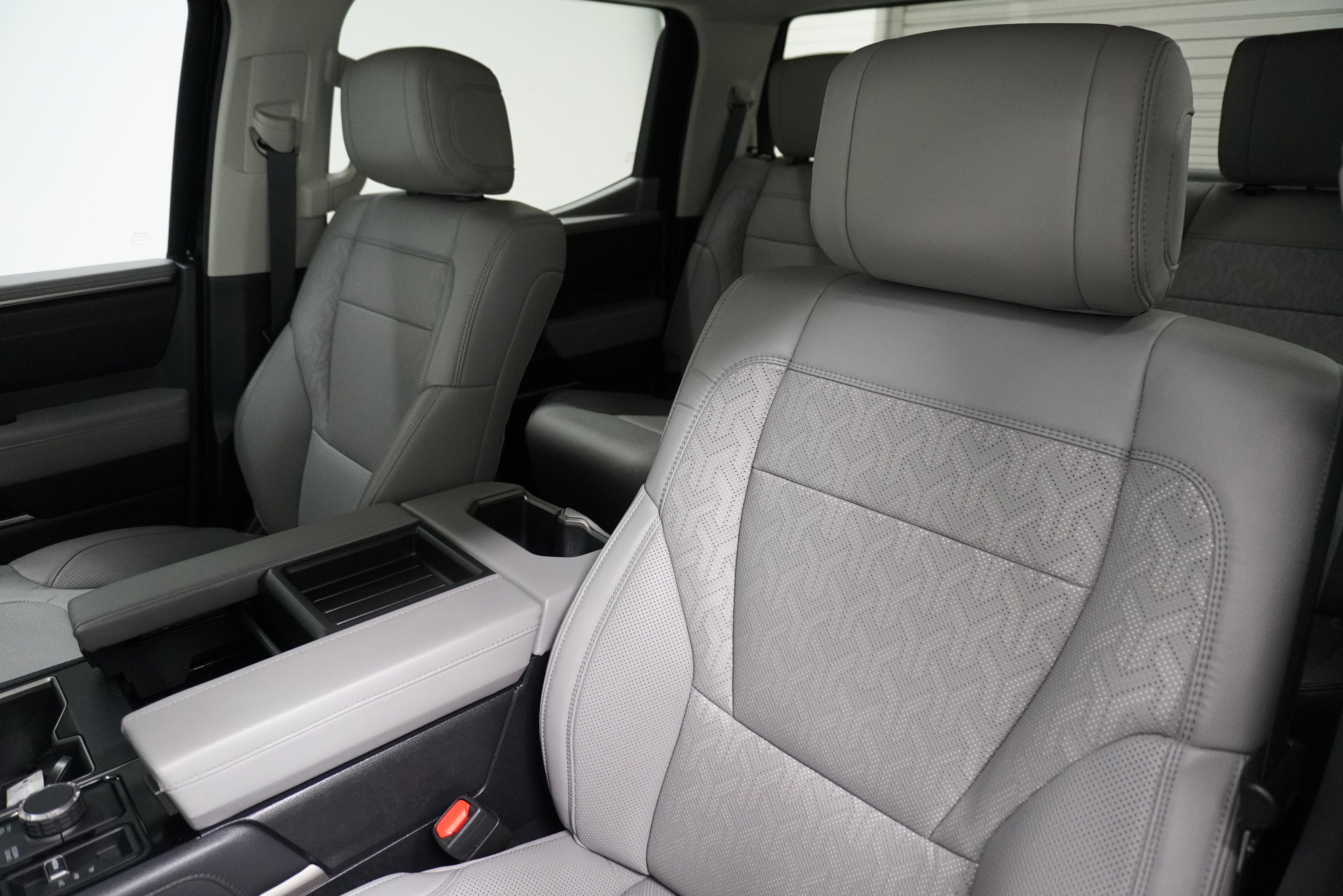 Used 2024 Toyota Tundra Limited image 9