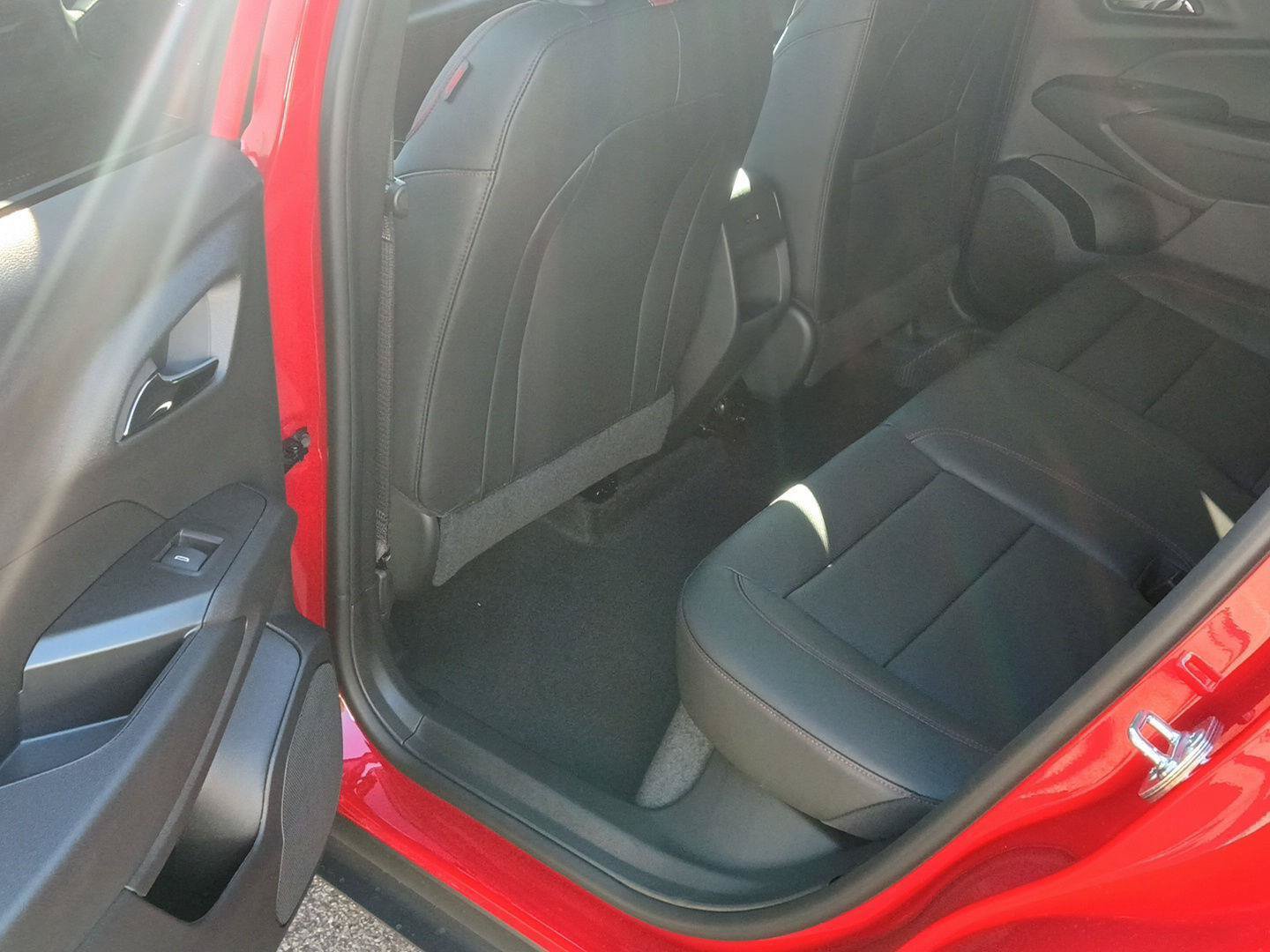 New 2026 Chevrolet Trax RS w/ Sunroof Package FWD image 13