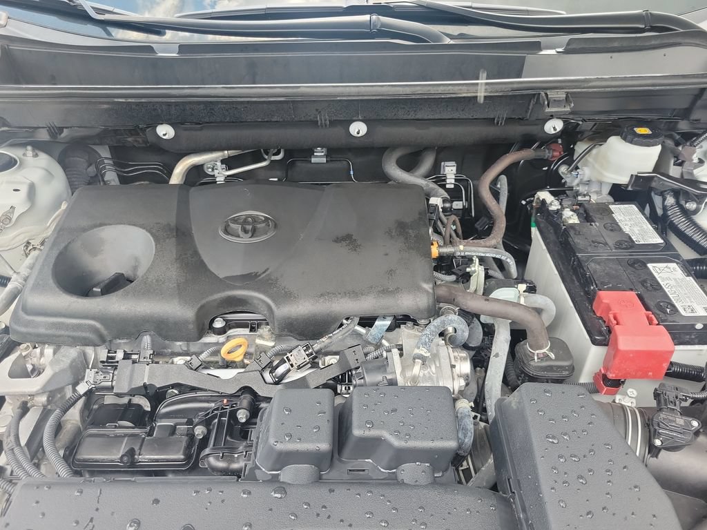 Certified 2025 Toyota RAV4 XLE FWD image 33