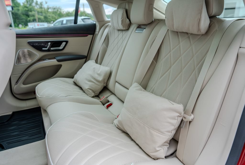Used 2023 Mercedes-Benz EQS 580 4MATIC Sedan image 19