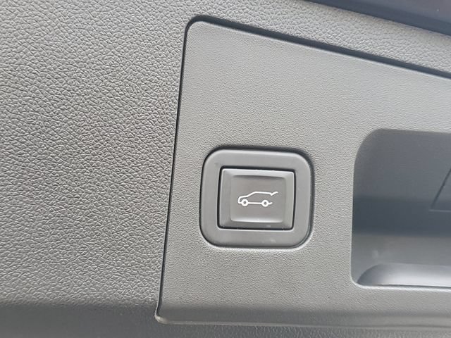 Certified 2024 Cadillac XT4 Sport AWD/4WD image 9