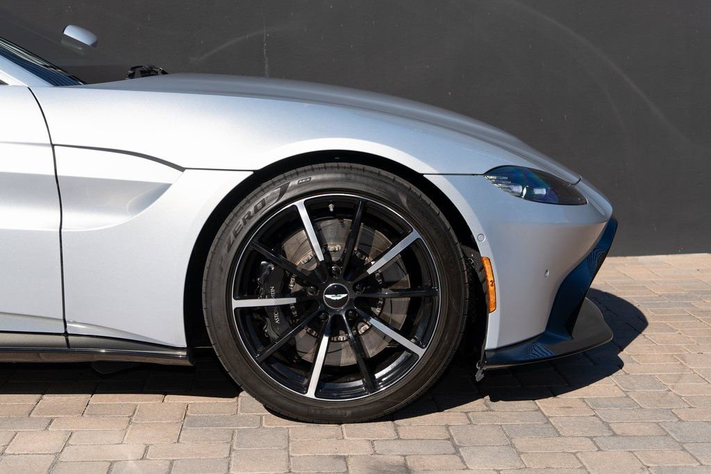 Used 2023 Aston Martin V8 Vantage Roadster RWD image 26