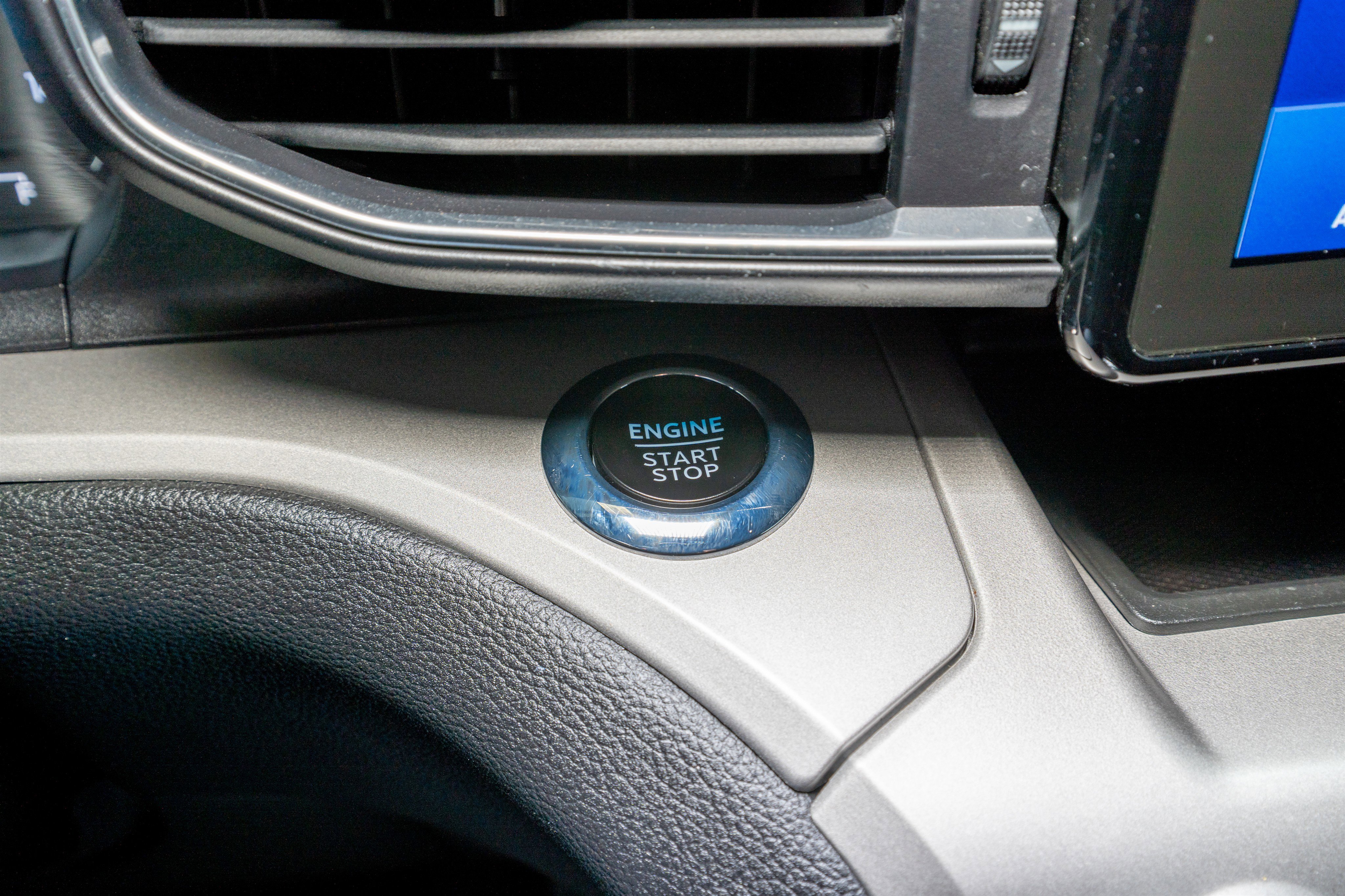 Used 2022 Ford Explorer XLT w/ Equipment Group 202A image 26