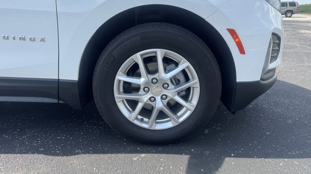 Used 2023 Chevrolet Equinox LT image 33