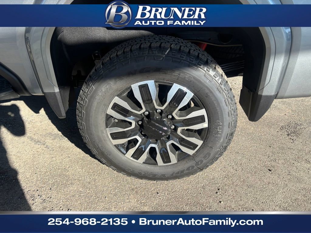 New 2026 GMC Sierra 2500 Denali Ultimate w/ LPO, Black Badging Package image 9