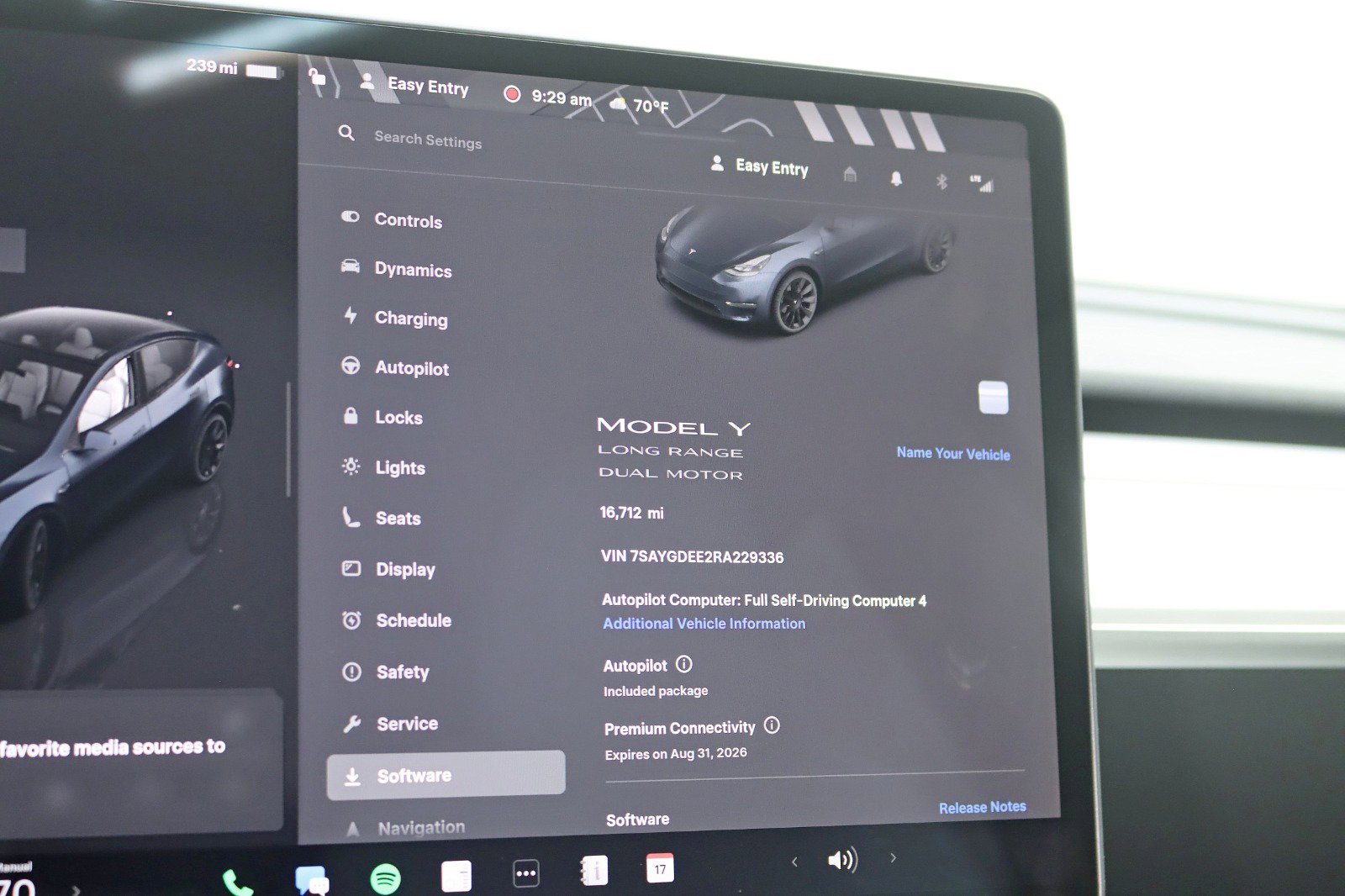Used 2024 Tesla Model Y Long Range AWD/4WD image 25