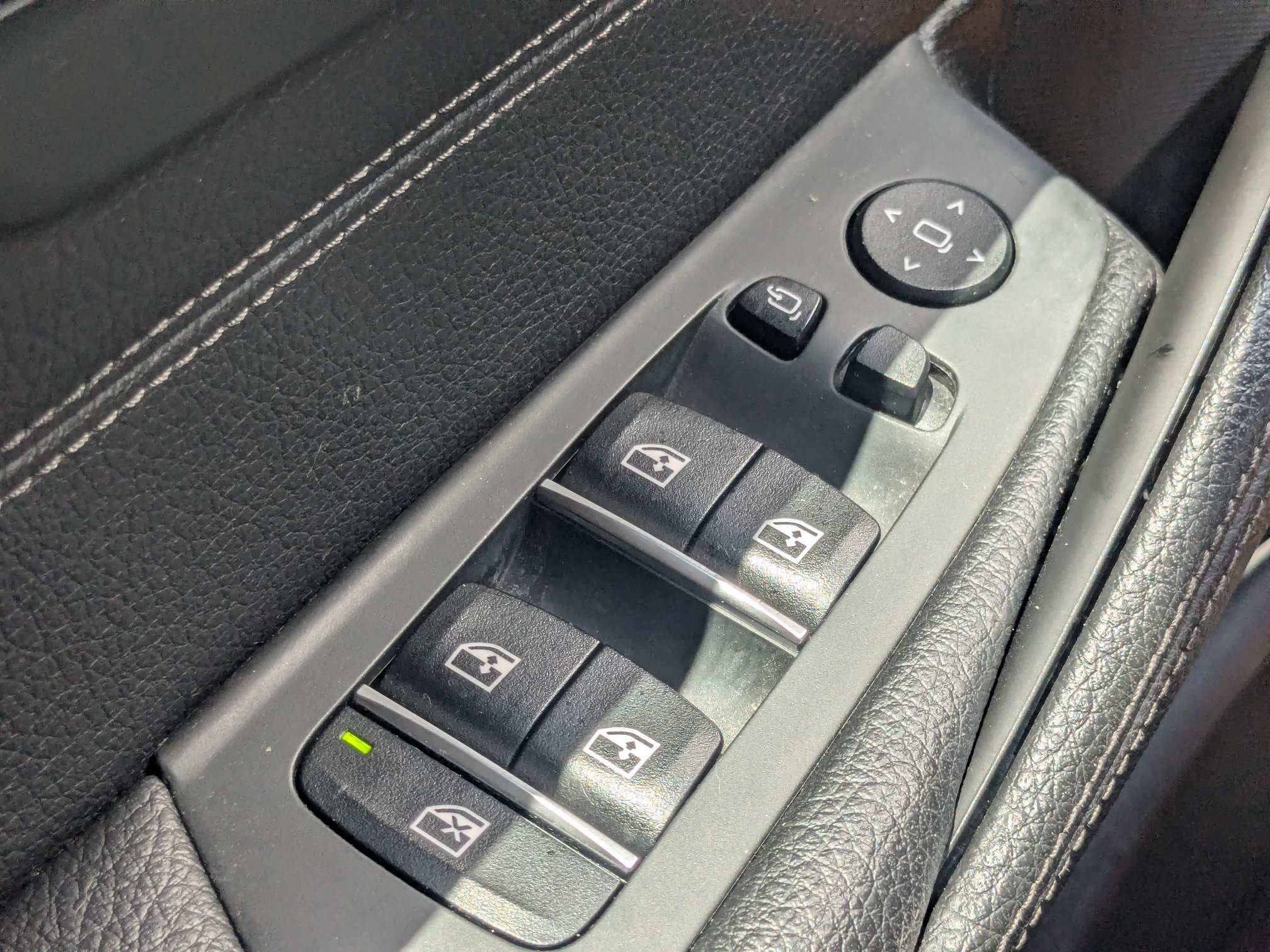 Used 2018 BMW 530i RWD image 30