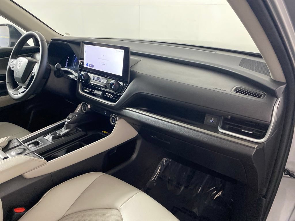 Used 2025 Toyota Grand Highlander FWD image 33