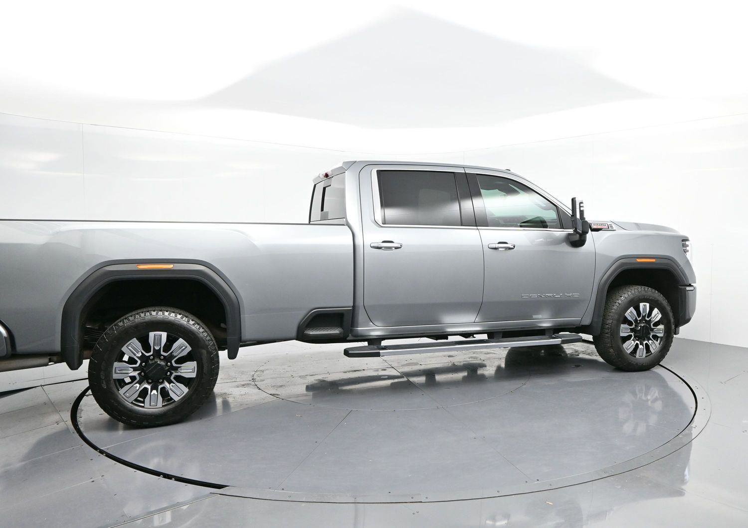 Used 2024 GMC Sierra 2500 Denali w/ Denali Reserve Package image 8