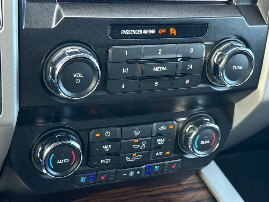 Used 2020 Ford F150 Lariat RWD image 23