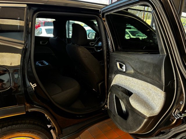 Used 2025 Jeep Compass Sport image 35