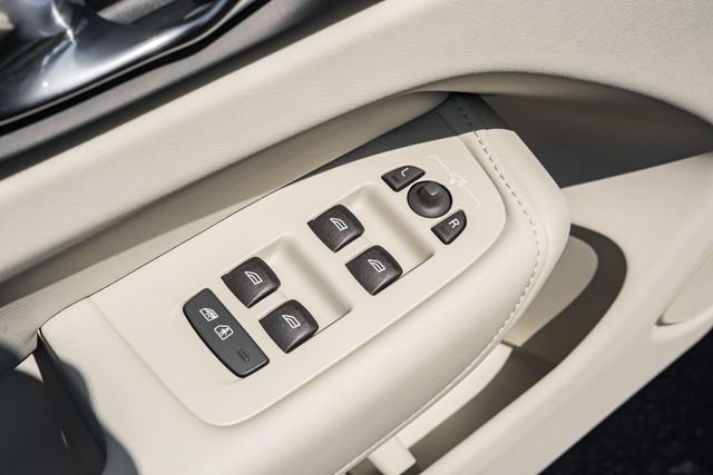 New 2027 Volvo XC60 B5 Ultra AWD/4WD image 40