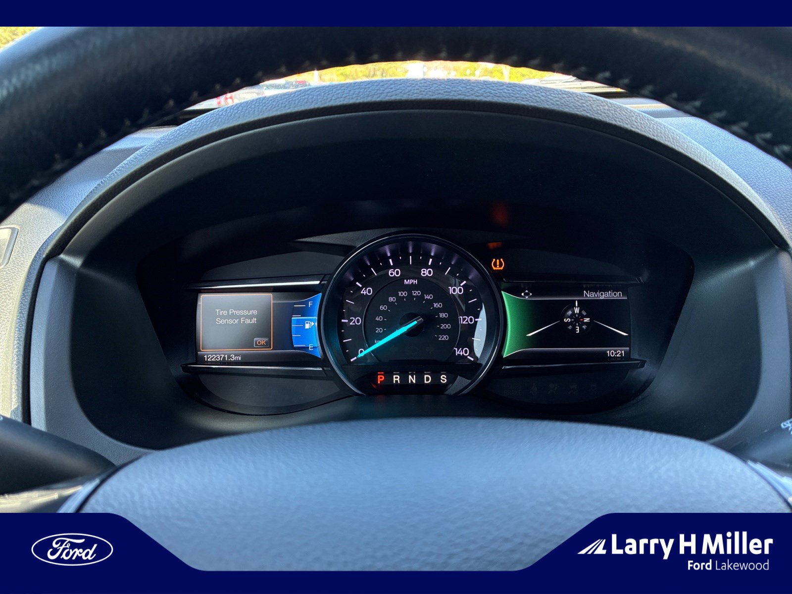 Used 2019 Ford Explorer XLT w/ Equipment Group 202A AWD/4WD image 11