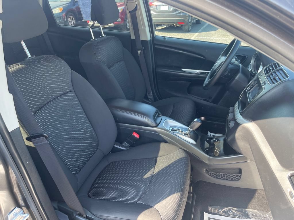 Used 2017 Dodge Journey SE FWD image 31