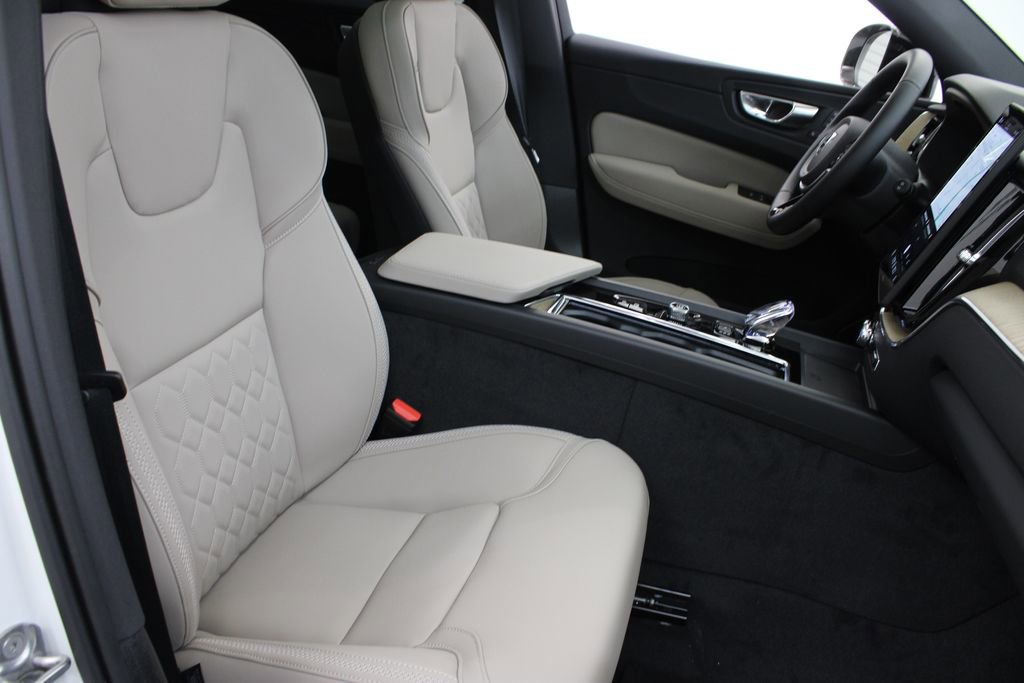 New 2026 Volvo XC60 B5 Plus w/ Protection Package Premier image 25