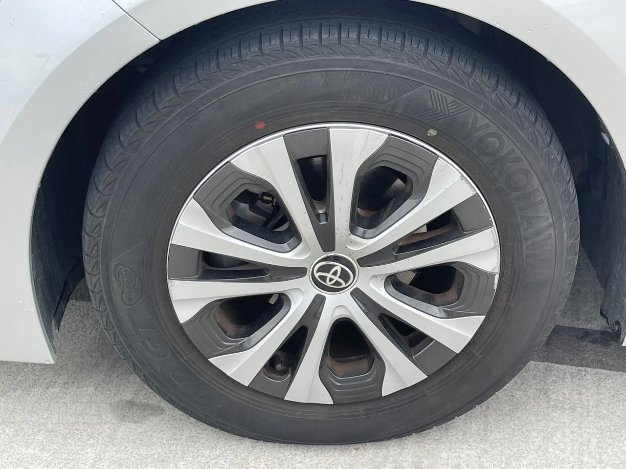 Used 2022 Toyota Corolla LE FWD image 5
