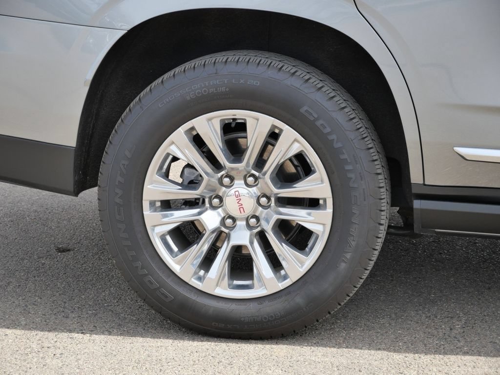 Used 2025 GMC Yukon Denali w/ Sun & Power Step Package AWD/4WD image 18