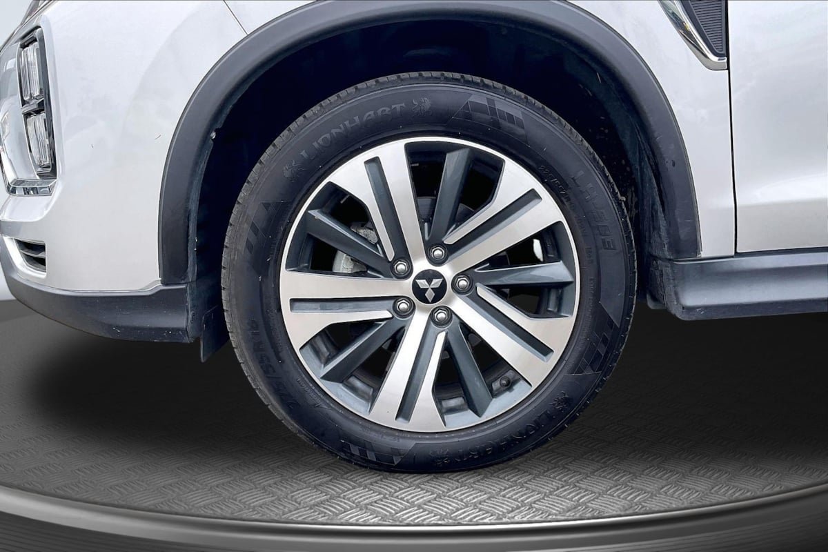 Used 2024 Mitsubishi Outlander Sport SE AWD/4WD image 9