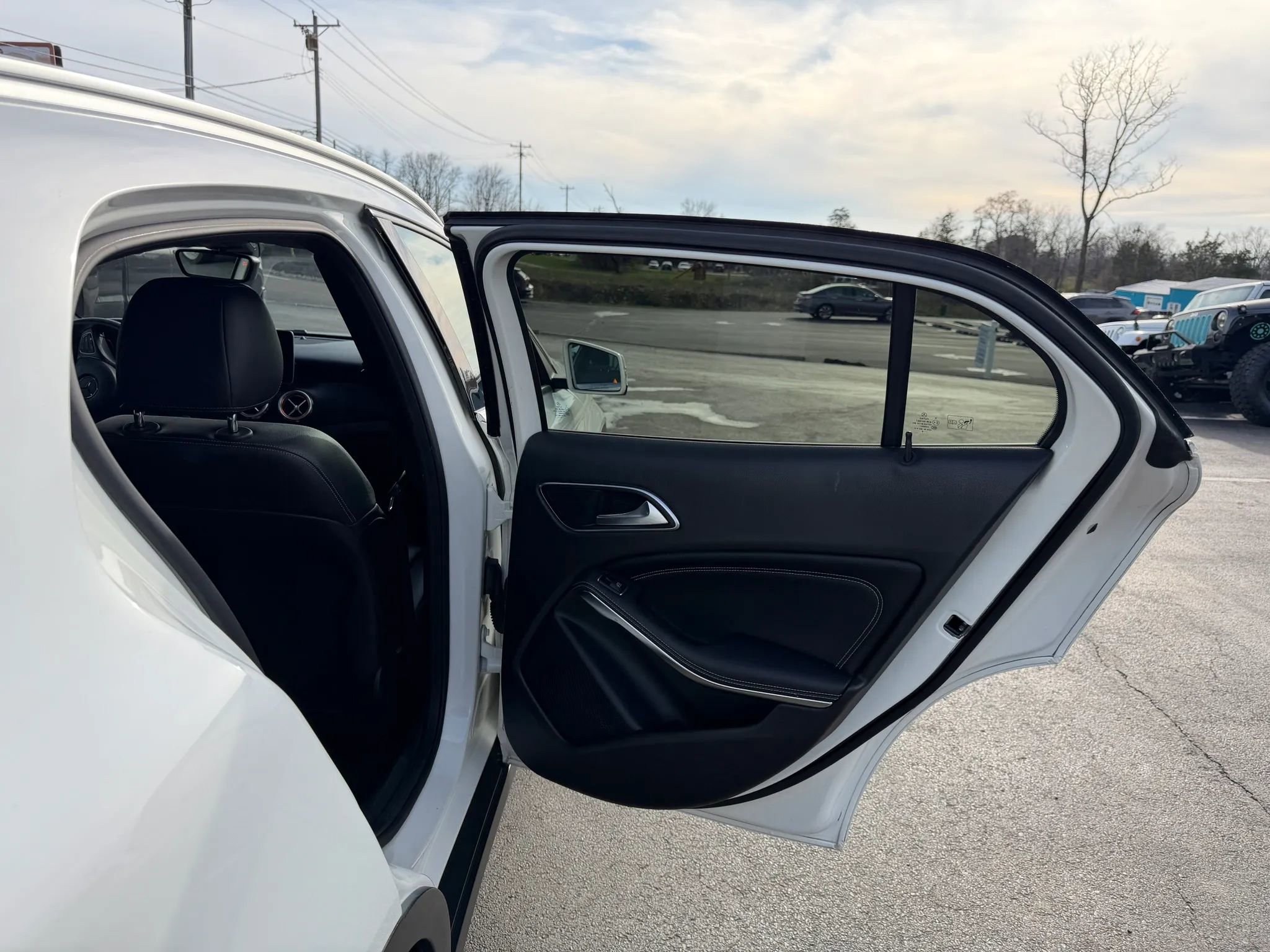 Used 2019 Mercedes-Benz GLA 250 4MATIC image 34