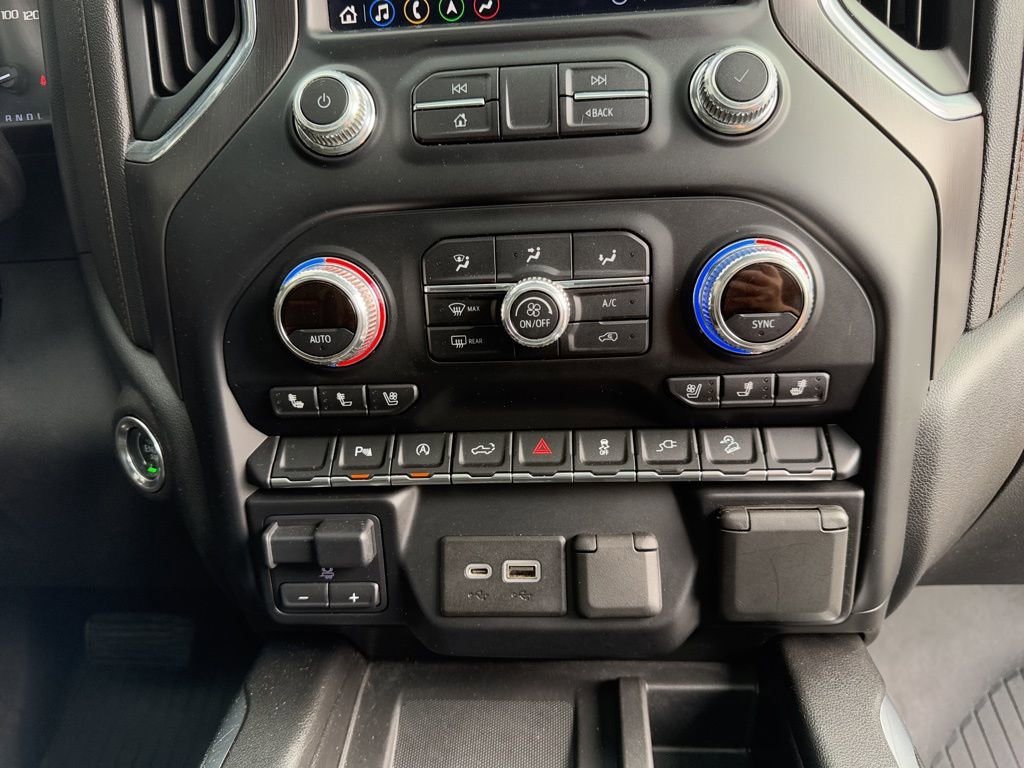 Used 2020 GMC Sierra 1500 AT4 w/ AT4 Premium Package AWD/4WD image 30