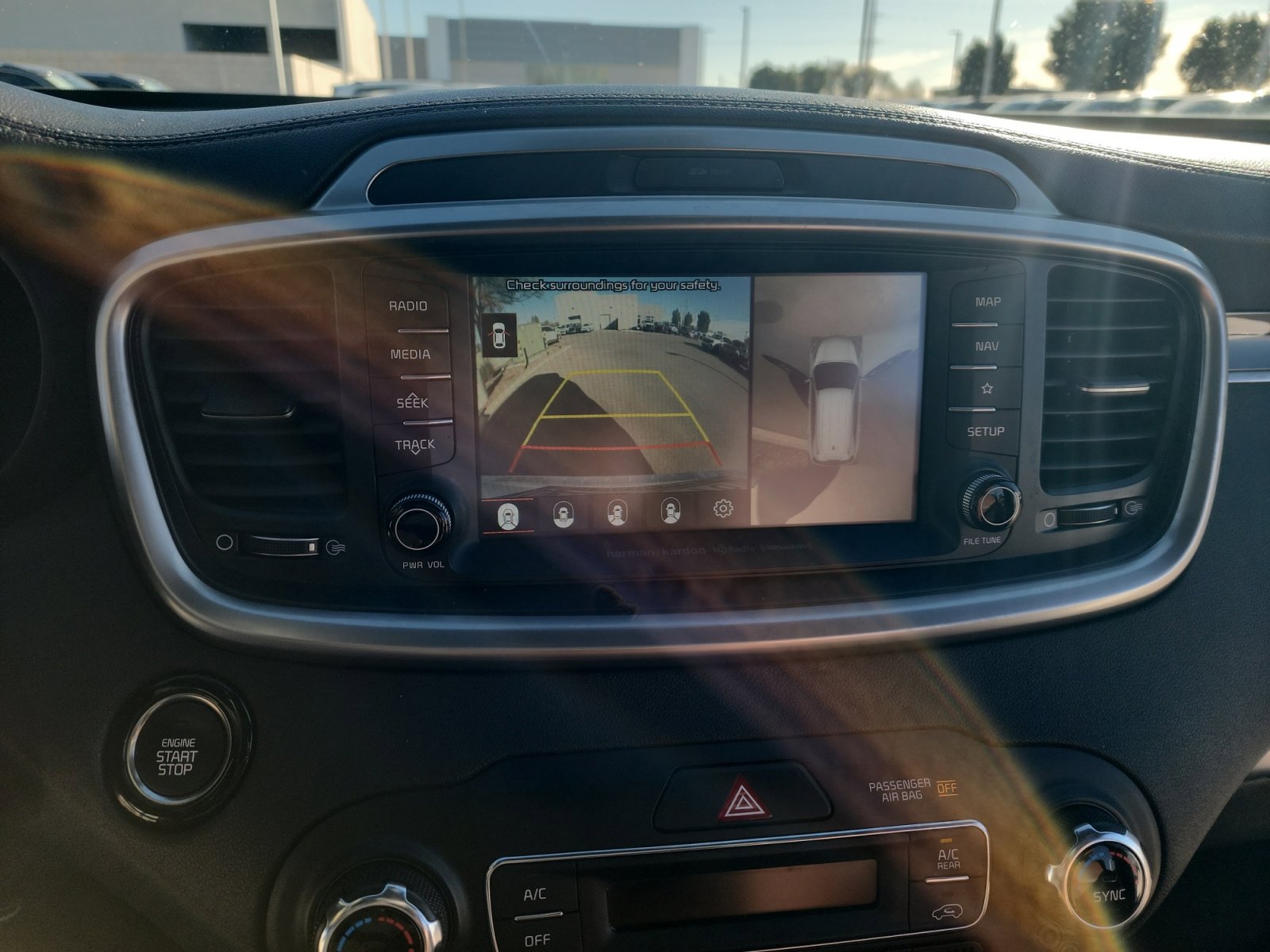 Used 2019 Kia Sorento SX image 29