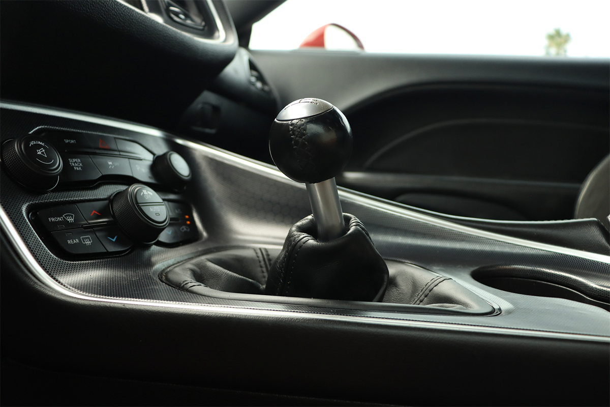Used 2015 Dodge Challenger R/T Scat Pack RWD image 33