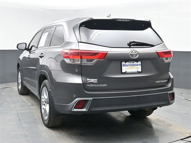 Used 2017 Toyota Highlander Limited image 12