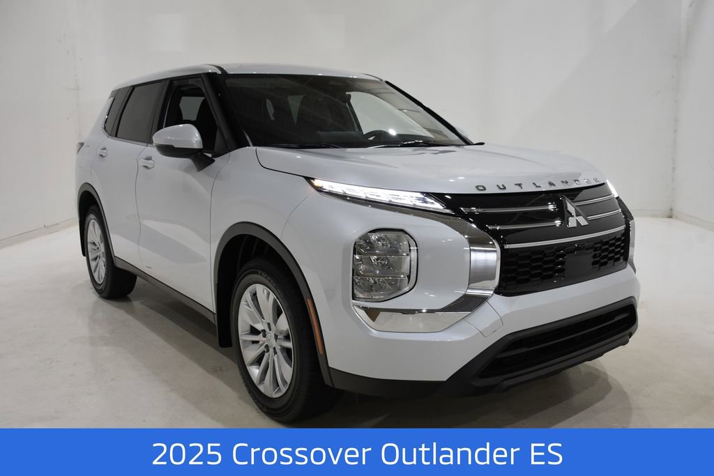 New 2025 Mitsubishi Outlander ES image 3