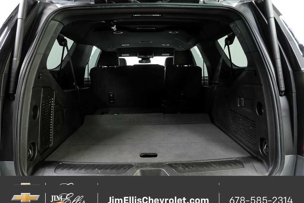 Certified 2024 Chevrolet Suburban LT RWD image 32