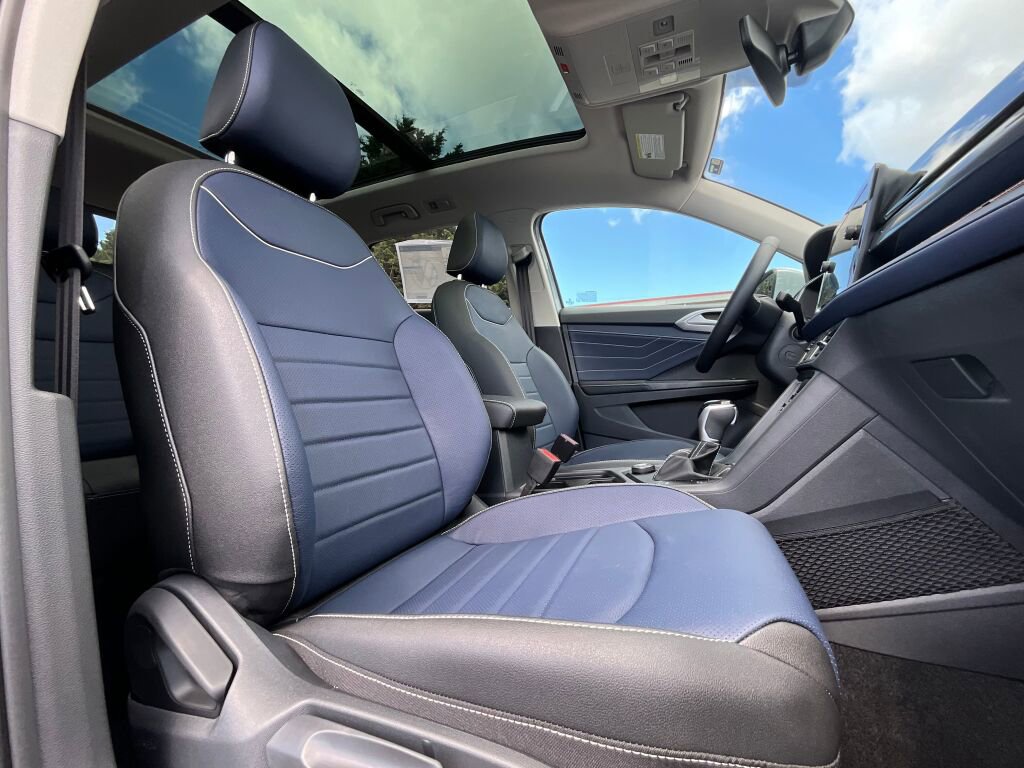 New 2025 Volkswagen Taos SEL image 11