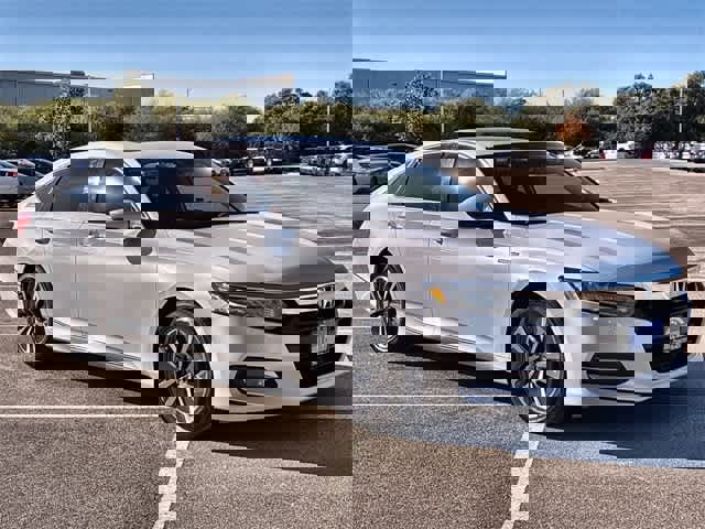 Used 2019 Honda Accord Touring image 8