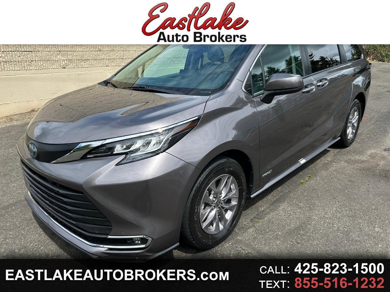 Used 2021 Toyota Sienna XLE image 1
