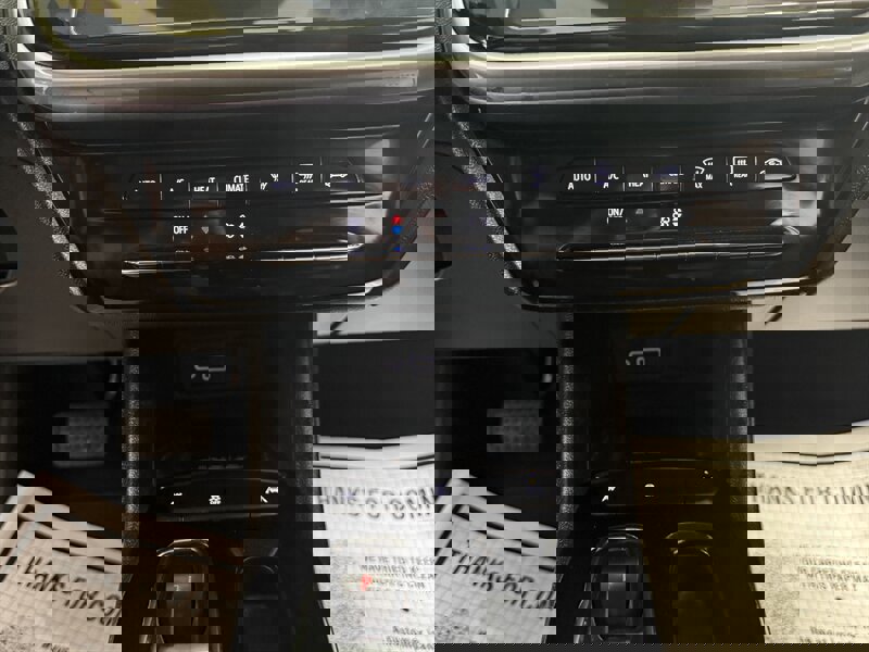 Used 2023 Chevrolet Bolt EUV LT image 15