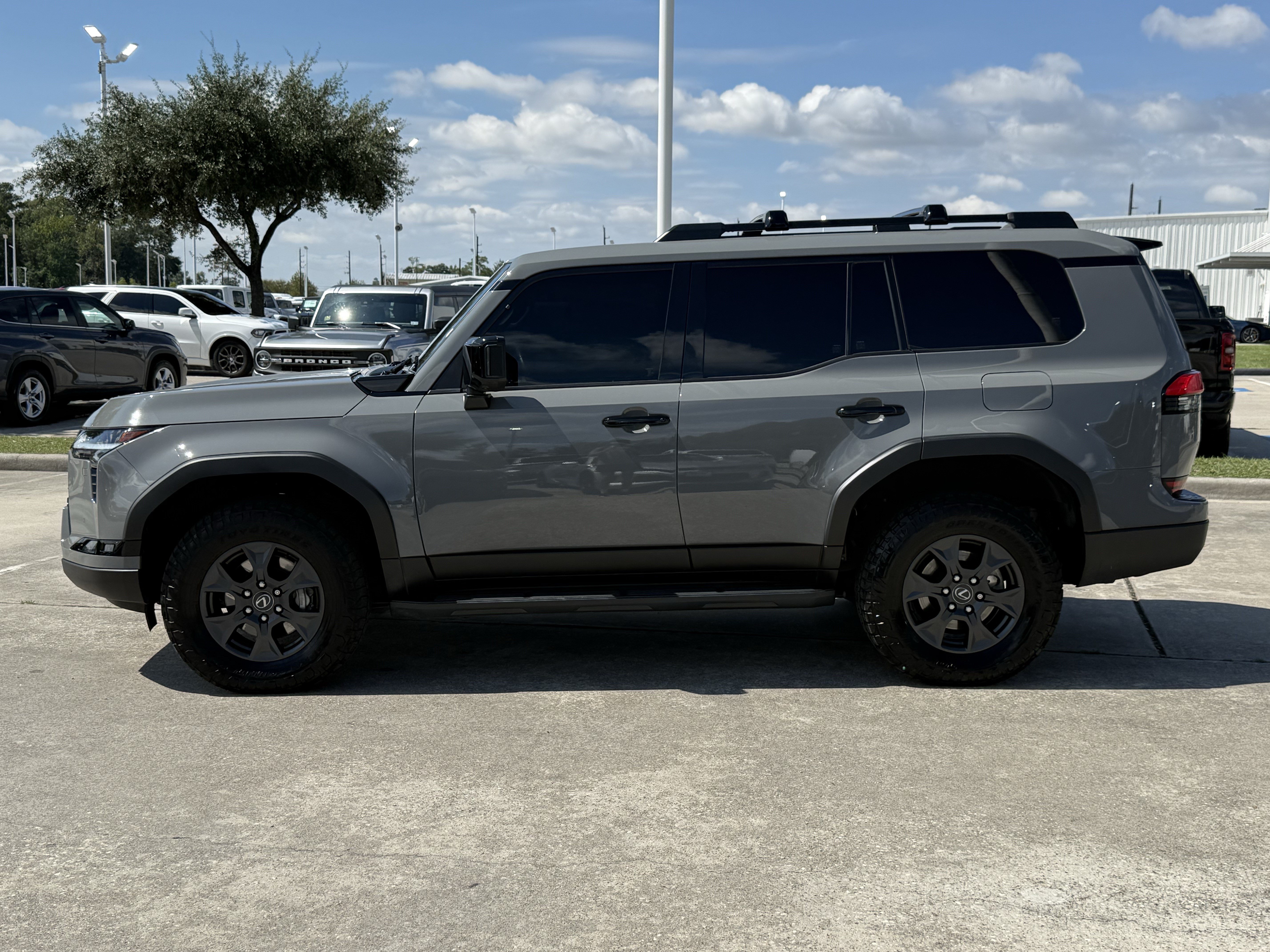 Used 2024 Lexus GX 550 AWD/4WD image 9