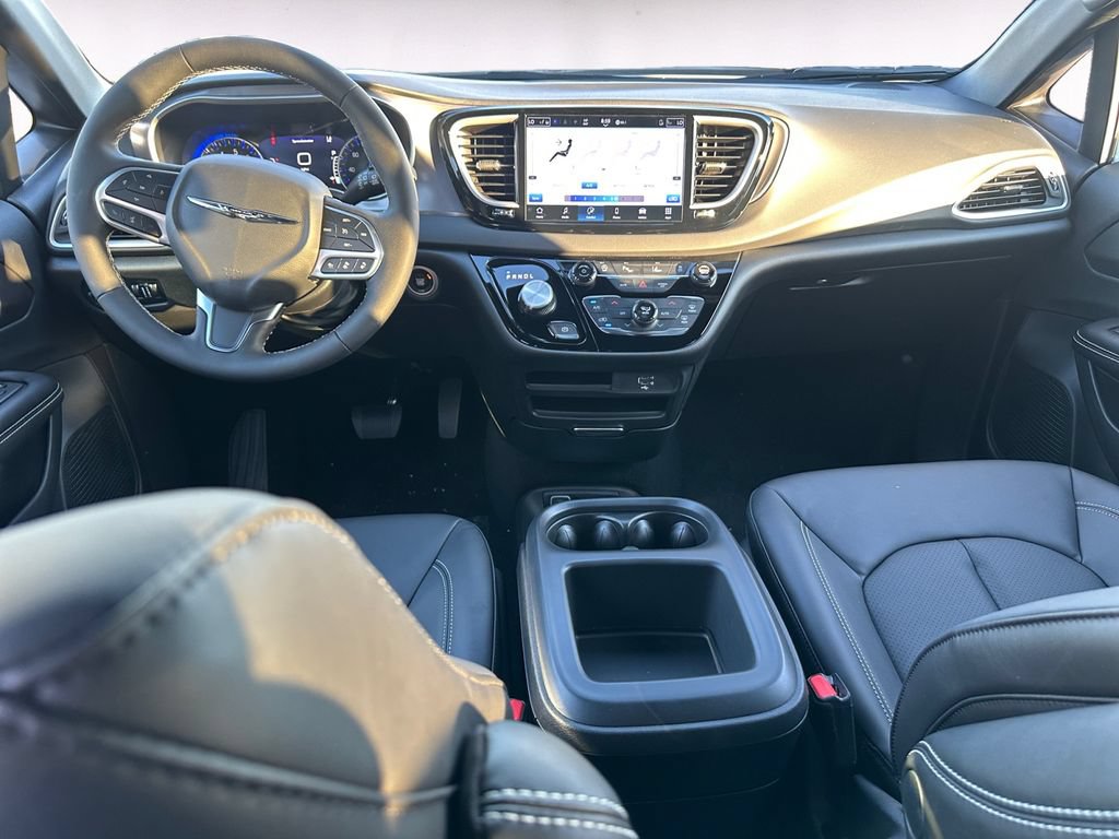 New 2026 Chrysler Voyager LX FWD image 10