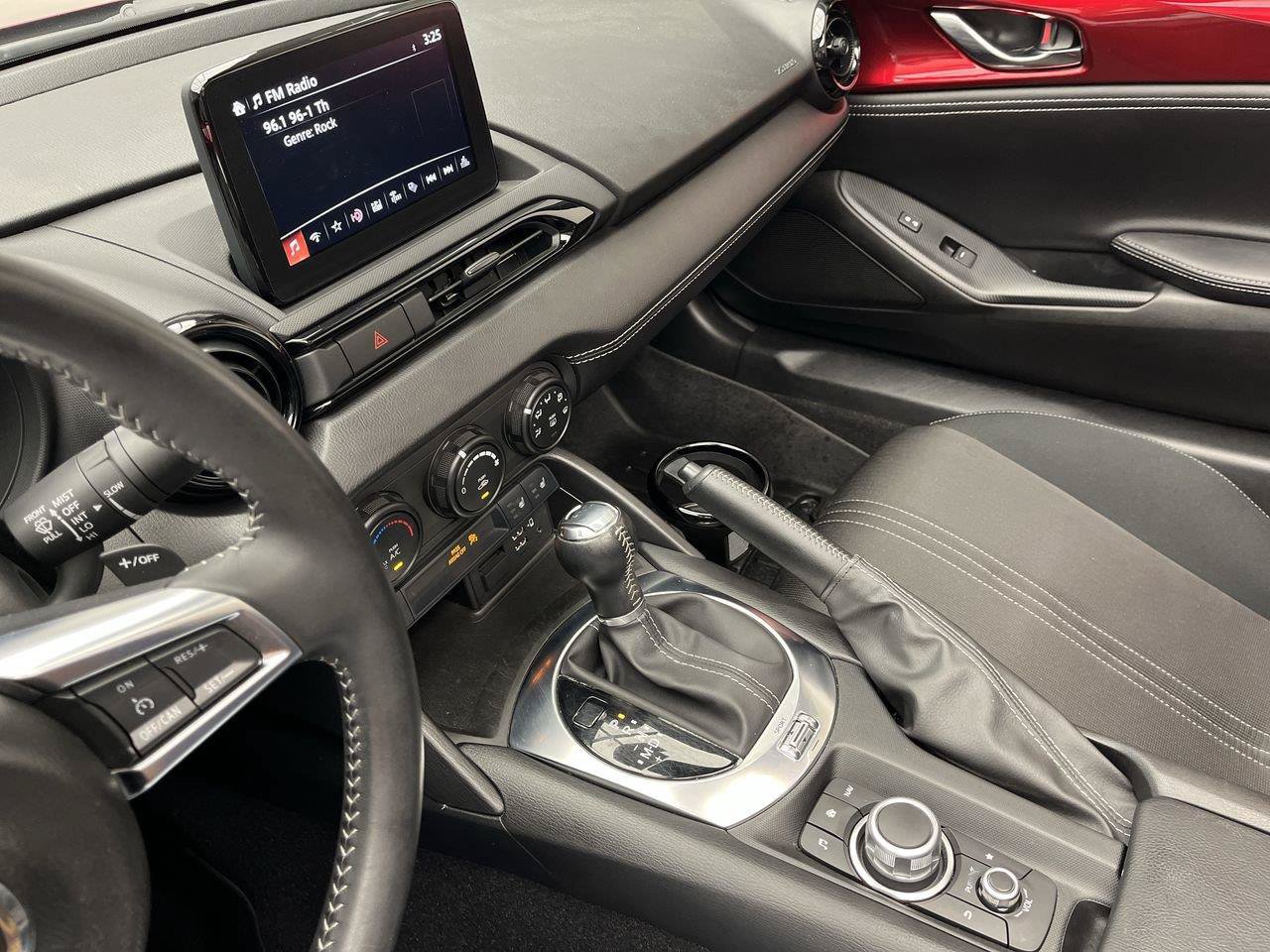 Certified 2021 MAZDA MX-5 Miata Club RWD image 13