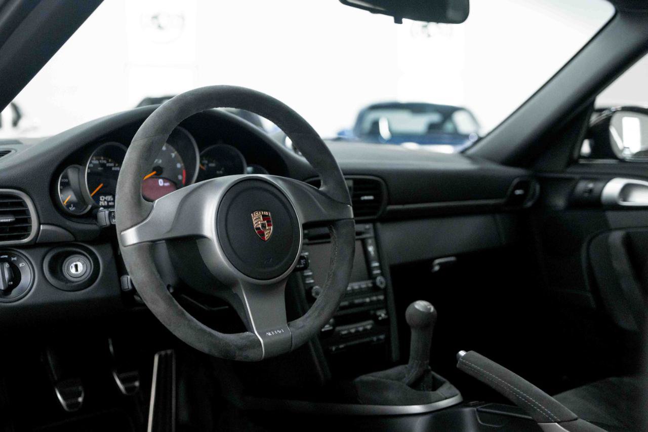 Used 2010 Porsche 911 GT3 RWD image 2