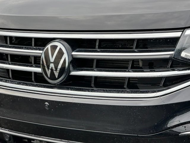 Used 2023 Volkswagen Tiguan SEL R-Line AWD/4WD image 6