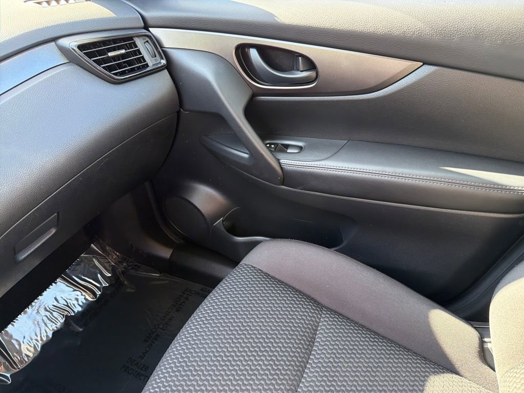 Used 2018 Nissan Rogue Sport S w/ S Appearance Package image 28