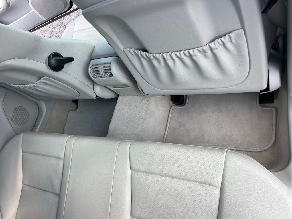 Used 2007 Mercedes-Benz C 230 Sedan image 16
