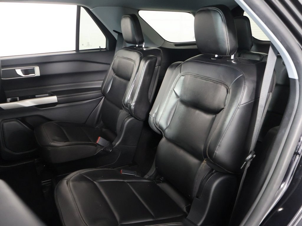Used 2021 Ford Explorer XLT w/ Equipment Group 202A AWD/4WD image 31