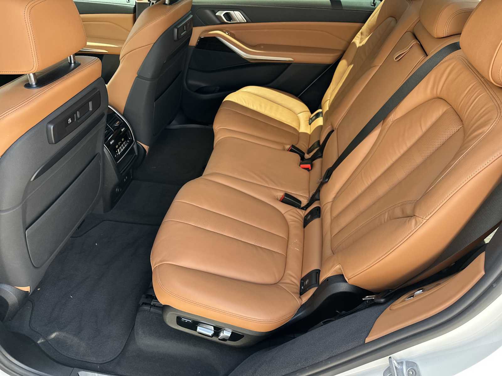 Used 2019 BMW X7 xDrive40i w/ Cold Weather Package AWD/4WD image 19