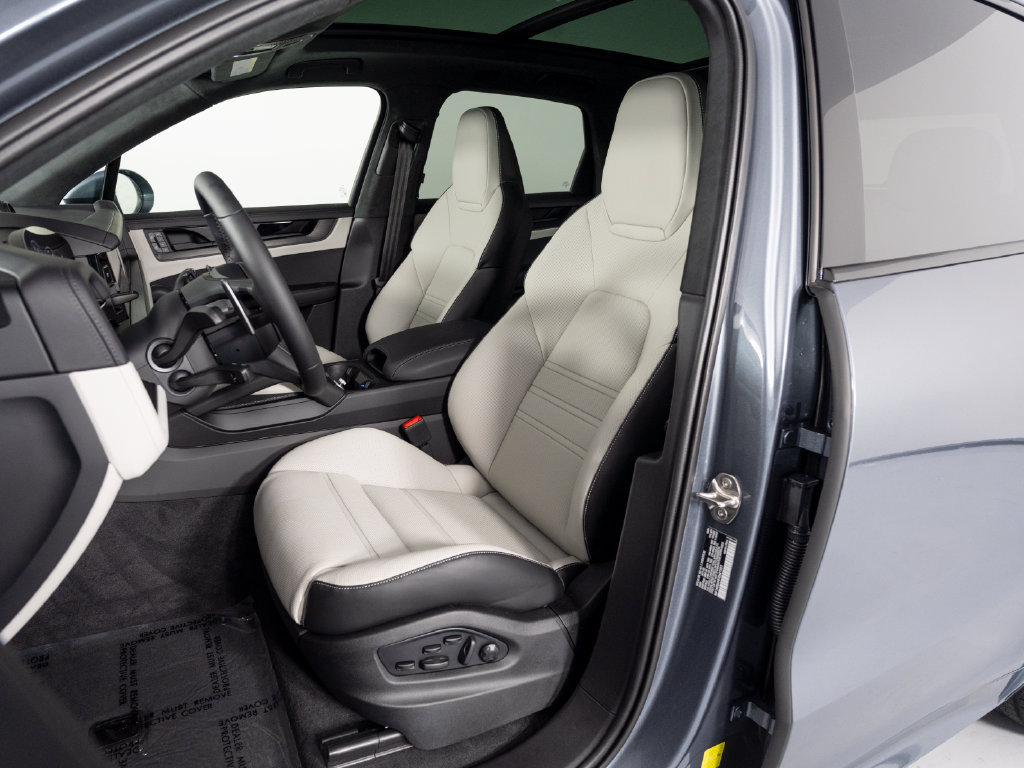 New 2026 Porsche Cayenne GTS AWD/4WD image 5